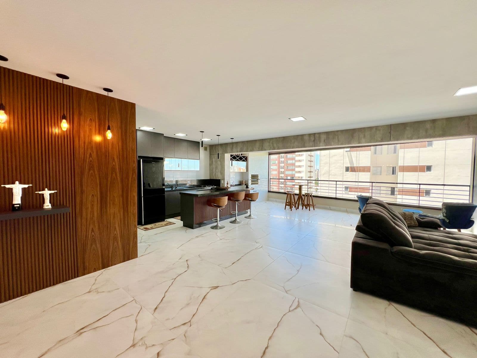Apartamento com 3 dormitórios à venda, 155 m² por R$ 1.400.000,00 - Condomínio Residencial Renaissance - Taubaté/SP em Vila Edmundo, Taubaté/SP — Orah Houses
