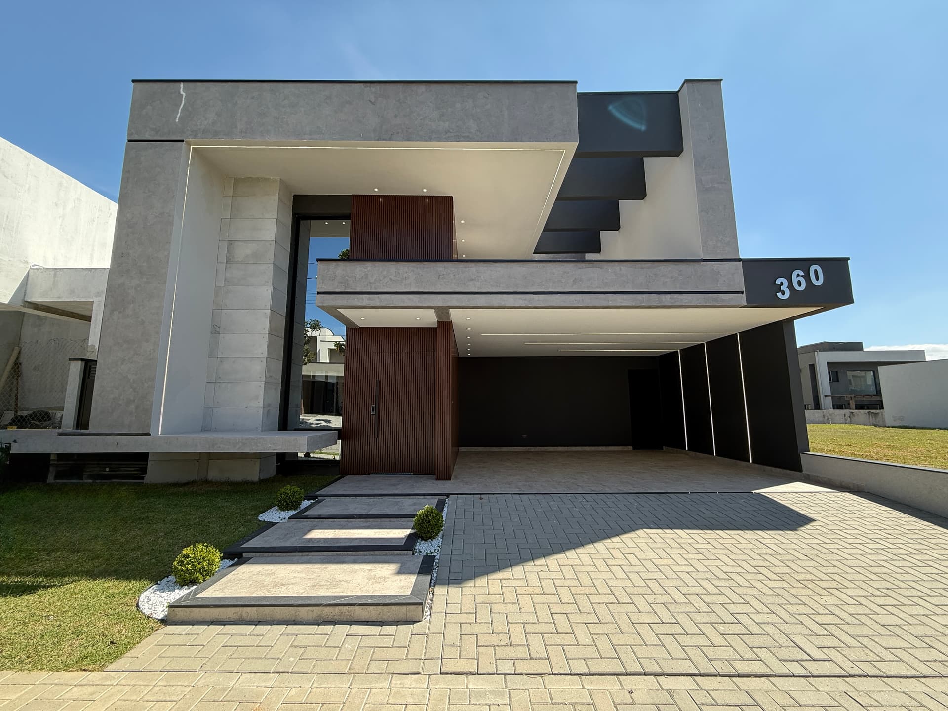 Casa com 3 dormitórios à venda, 184 m² por R$ 1.580.000,00 - Residencial OuroVille - Taubaté/SP em Piracangaguá, Taubaté/SP — Orah Houses